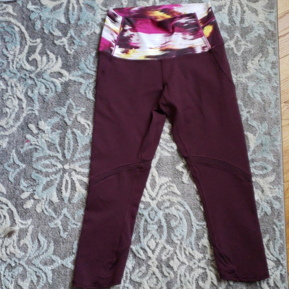 LULULEMON high waisted cropped leggings